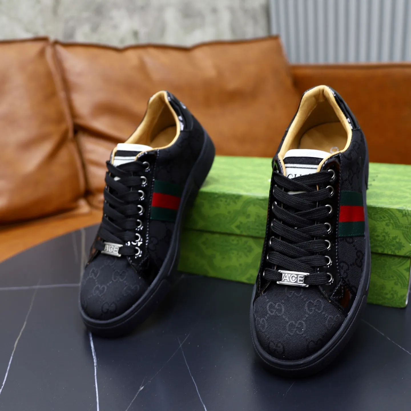 Men's shoes: 420💰🙅‍♂️🙅‍♂️🙅‍♂️ Brand: Gucci GuCCI Standard code: 38-44 (45 customized) Grade: Same as the official website Material: Brand cloth fabric Comfortable and breathable sheepskin lining Lightweight wear-resistant outsole Style category: Men's fashionable casual shoes Running sneakers Distinguished luxury brand elements Top luxury Color: actual picture color